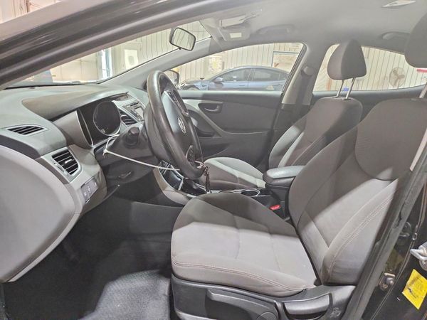 2014 HYUNDAI ELANTRA GLS (Middle)