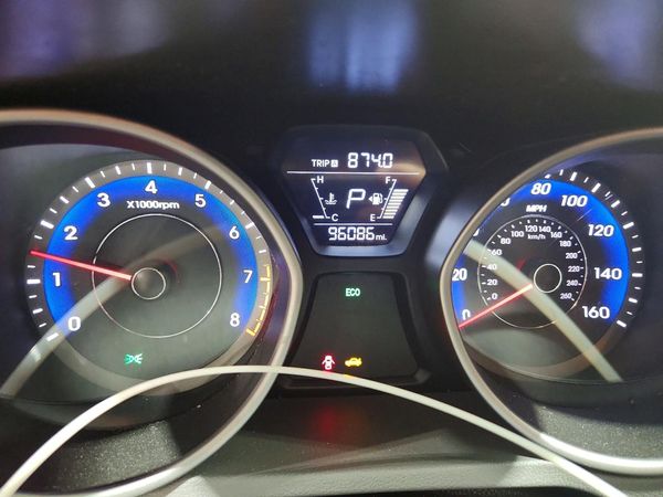 2014 HYUNDAI ELANTRA GLS (Middle)