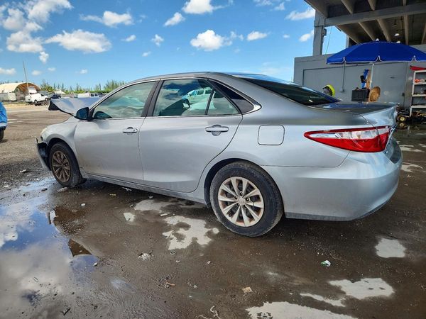 2016 TOYOTA CAMRY