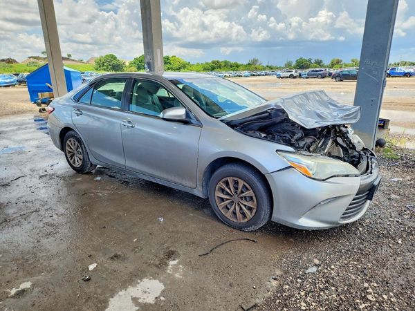 2016 TOYOTA CAMRY