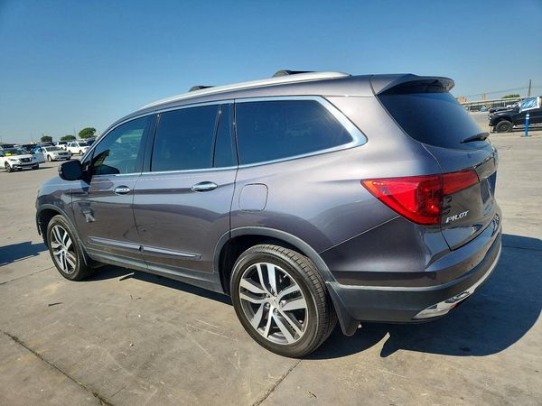 2017 HONDA PILOT Elite