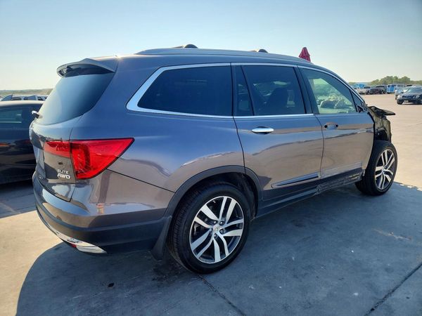 2017 HONDA PILOT Elite
