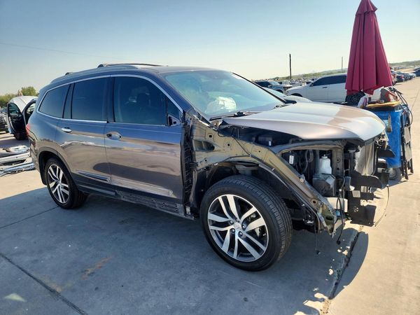 2017 HONDA PILOT Elite