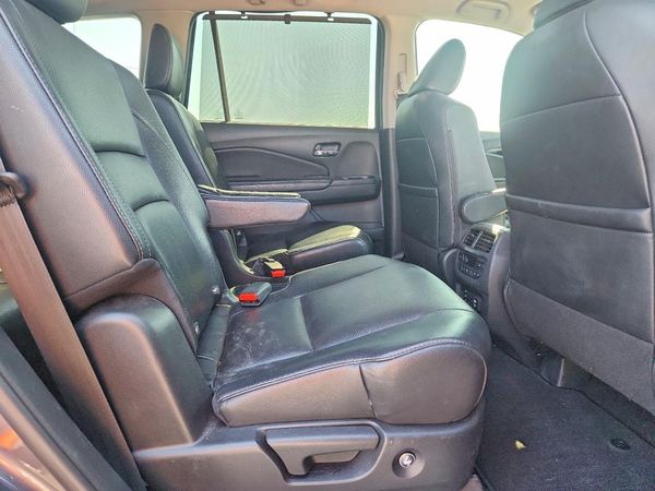 2017 HONDA PILOT Elite