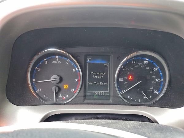 2016 TOYOTA RAV4 XLE (M Grade)