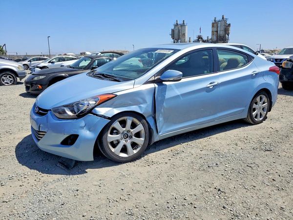 2013 HYUNDAI ELANTRA