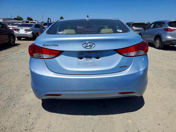 2013 HYUNDAI ELANTRA