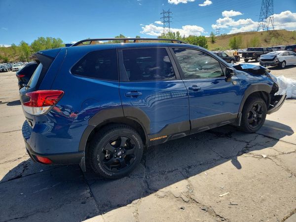 2022 SUBARU FORESTER