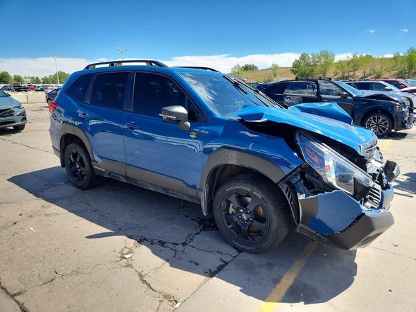 2022 SUBARU FORESTER