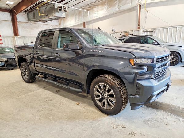 2020 CHEVROLET SILVERADO RST — Passenger 3/4