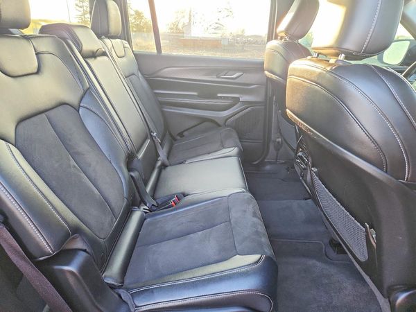 2023 JEEP GRAND CHEROKEE L LAREDO 4X4
