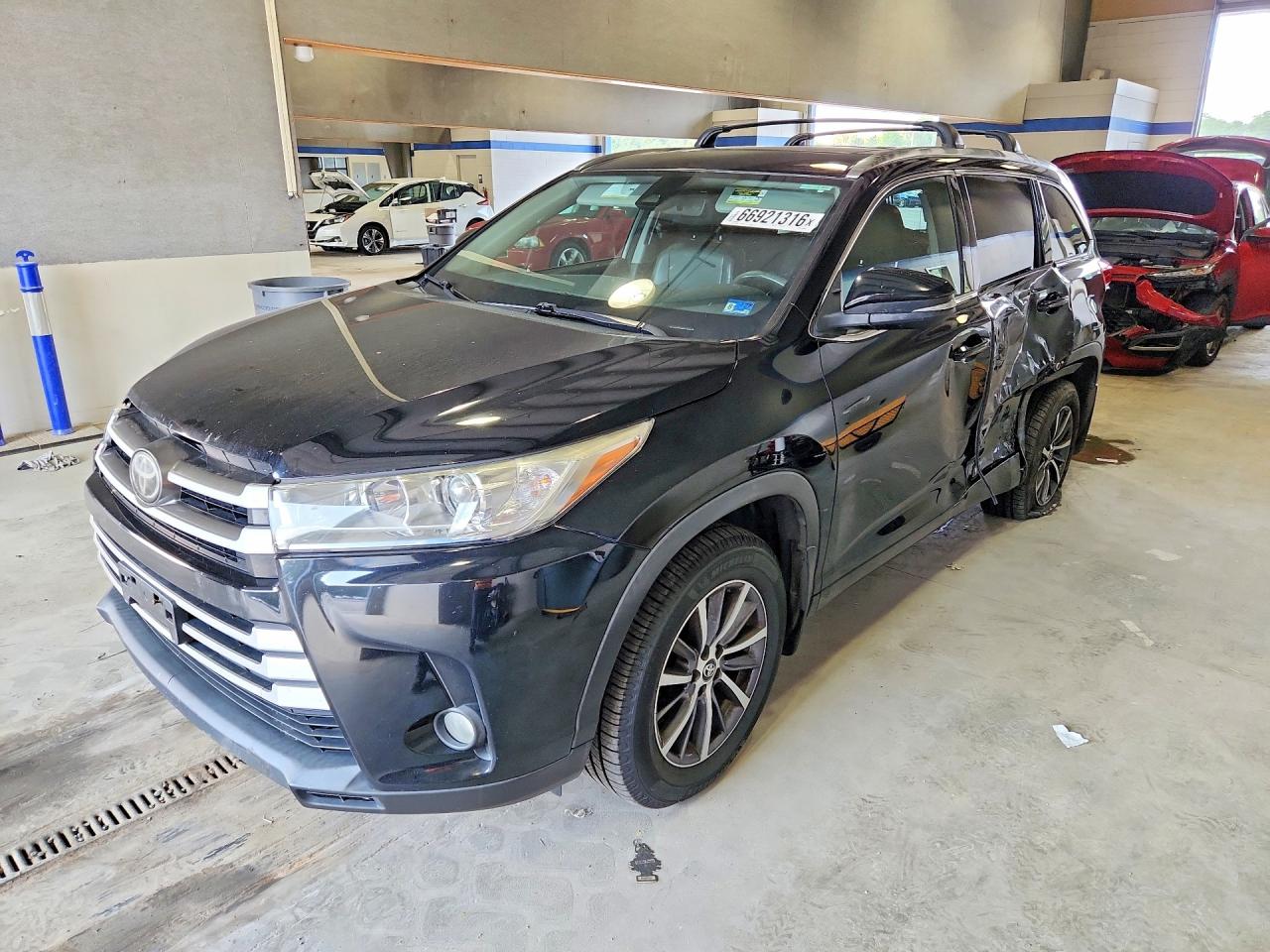 2017 TOYOTA HIGHLANDER SE/XLE