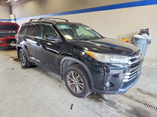 2017 TOYOTA HIGHLANDER SE/XLE