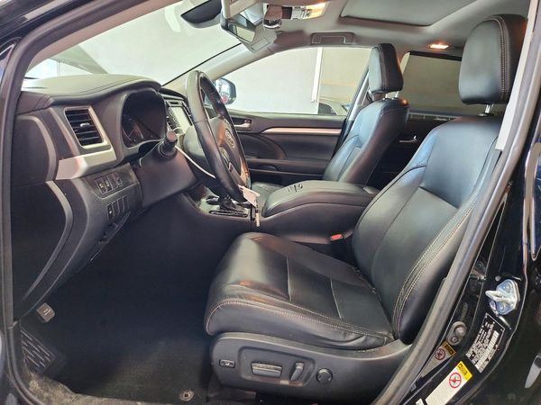 2017 TOYOTA HIGHLANDER SE/XLE