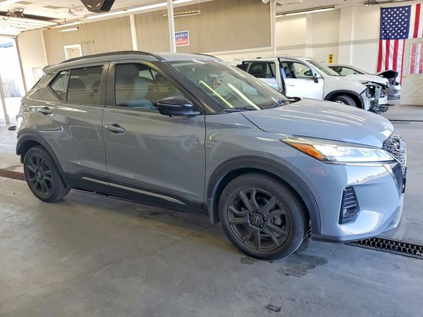 2022 NISSAN KICKS SR