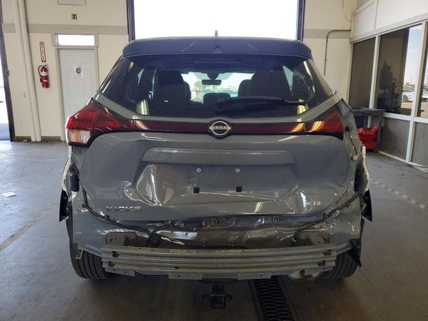 2022 NISSAN KICKS SR