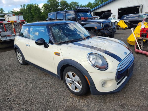 2015 MINI COOPER