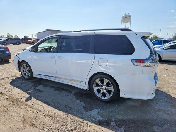 2012 TOYOTA SIENNA