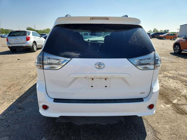 2012 TOYOTA SIENNA