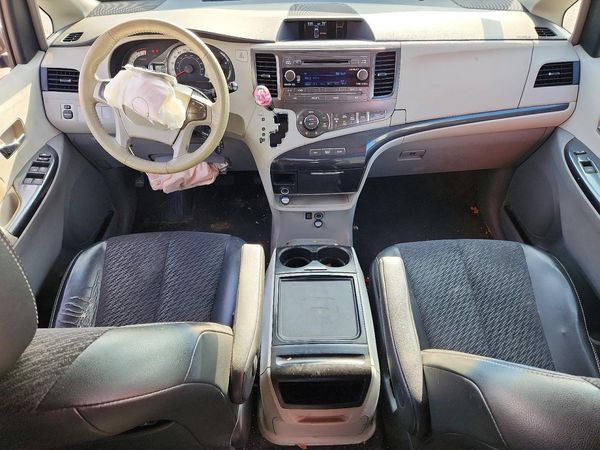 2012 TOYOTA SIENNA