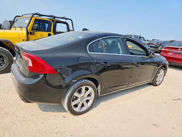 2016 VOLVO S60