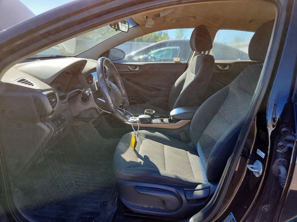 2017 HYUNDAI IONIQ Limited (Electric)