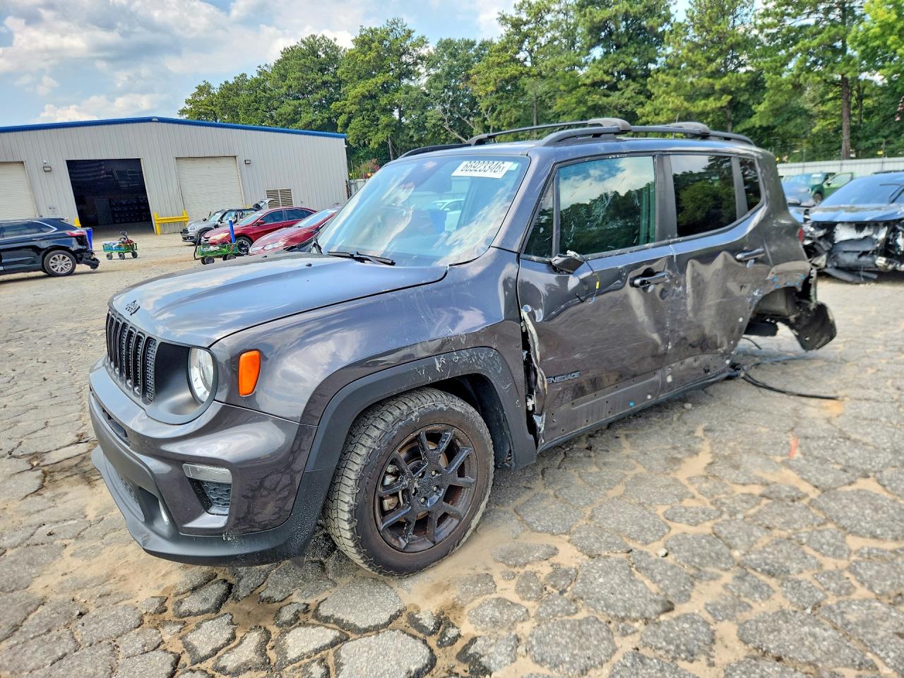 2020 JEEP RENEGADE Latitude, Longitude — Front 3/4
