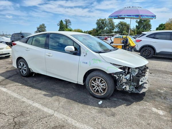 2019 TOYOTA PRIUS Plus/Premium/Advanced — Passenger 3/4