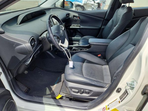 2019 TOYOTA PRIUS Plus/Premium/Advanced — DENT