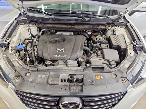 2016 MAZDA CX-5 Grand Touring/GT — Engine bay