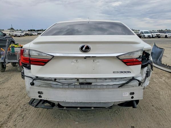 2016 LEXUS ES