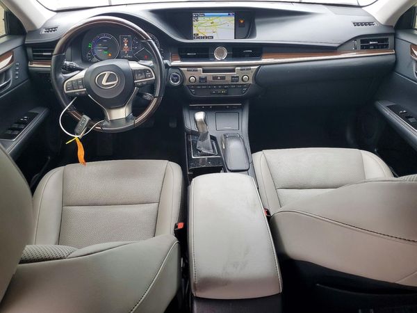 2016 LEXUS ES