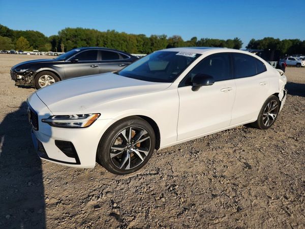 2023 VOLVO S60
