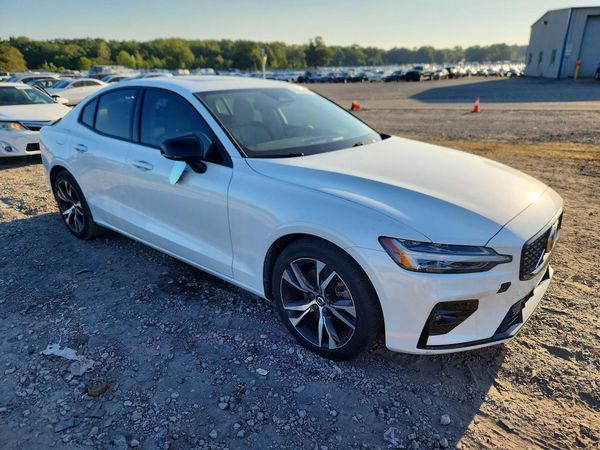 2023 VOLVO S60