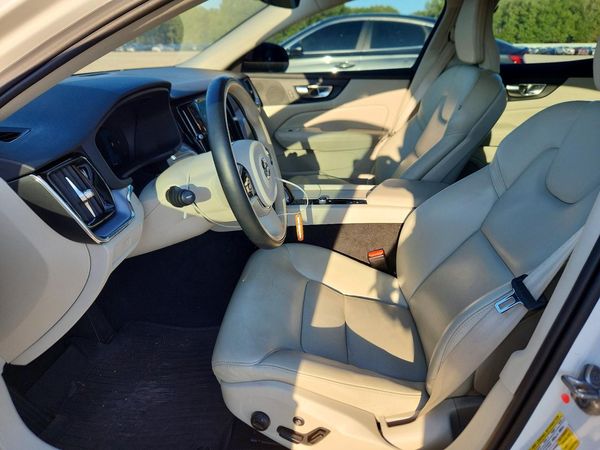 2023 VOLVO S60