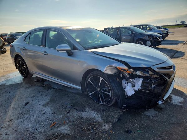2019 TOYOTA CAMRY XSE — Passenger 3/4