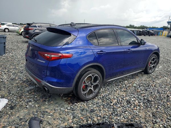 2022 ALFA ROMEO STELVIO