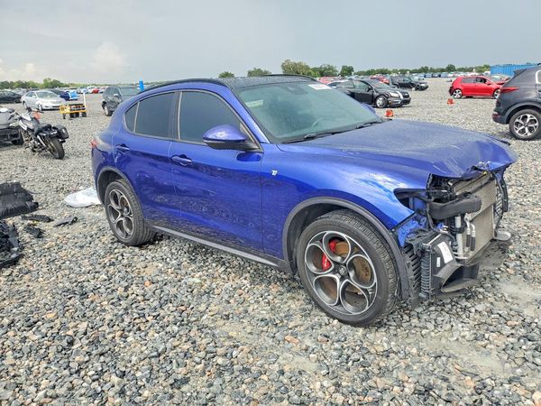 2022 ALFA ROMEO STELVIO