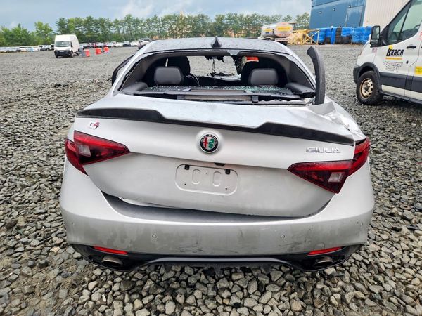 2018 ALFA ROMEO GIULIA AWD