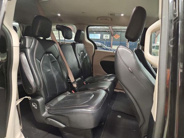 2017 CHRYSLER PACIFICA Touring L