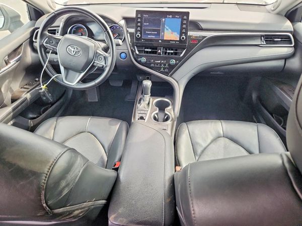 2021 TOYOTA CAMRY XLE