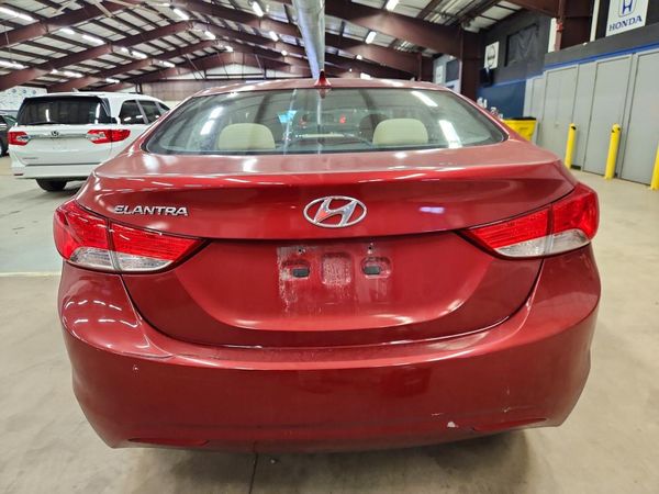 2013 HYUNDAI ELANTRA
