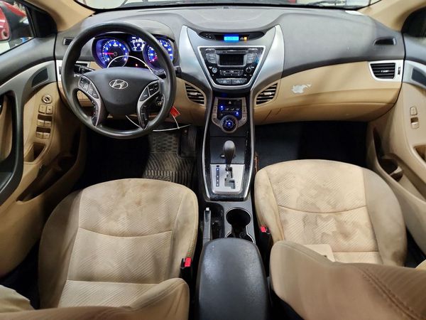 2013 HYUNDAI ELANTRA