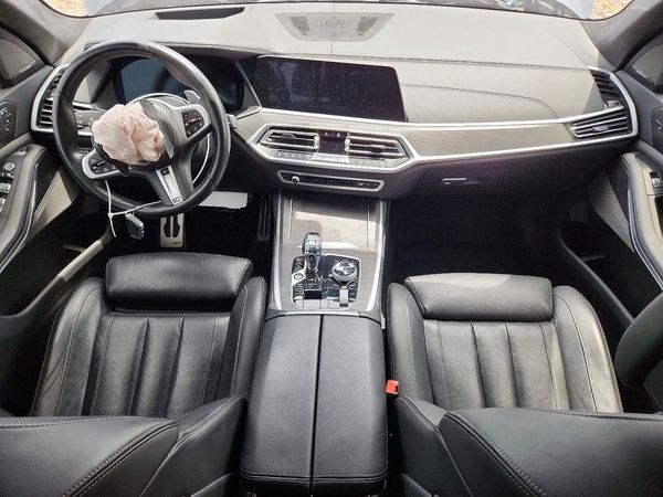 2021 BMW X7