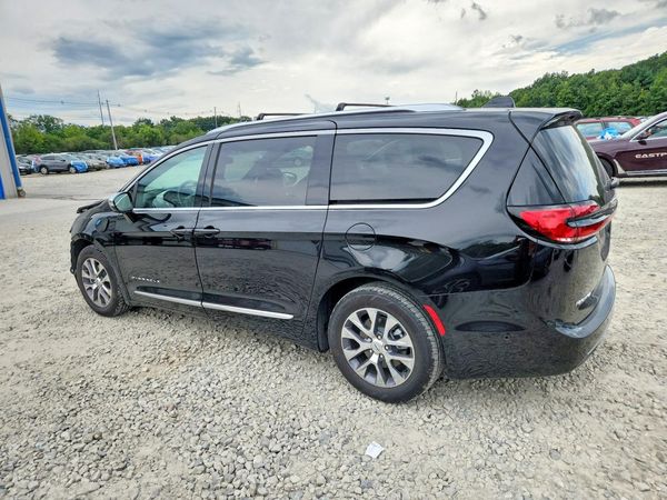 2025 CHRYSLER PACIFICA Pinnacle