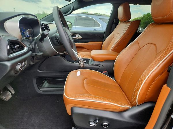 2025 CHRYSLER PACIFICA Pinnacle