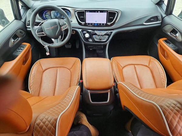 2025 CHRYSLER PACIFICA Pinnacle