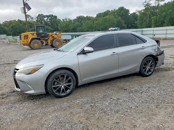 2015 TOYOTA CAMRY