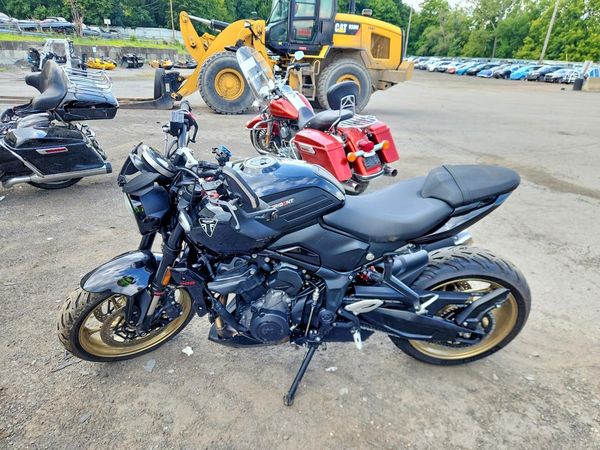 2026 TRIUMPH MOTORCYCLE TRIDENT