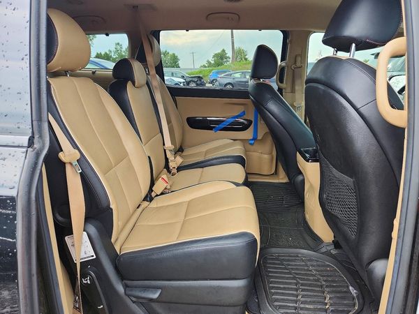 2015 KIA SEDONA GLS - Middle level